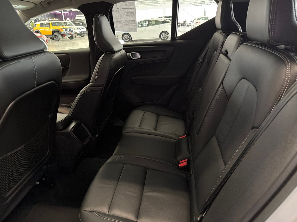 2022 Volvo XC40 Momentum in Saint-Jean-Sur-Richelieu, Quebec - 22 - w1024h768px