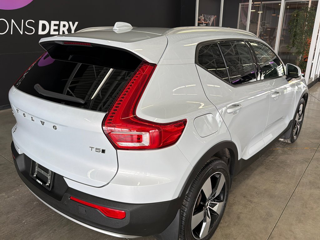 2022 Volvo XC40 Momentum in Saint-Jean-Sur-Richelieu, Quebec - 10 - w1024h768px