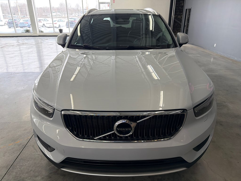 2022 Volvo XC40 Momentum in Saint-Jean-Sur-Richelieu, Quebec - 4 - w1024h768px