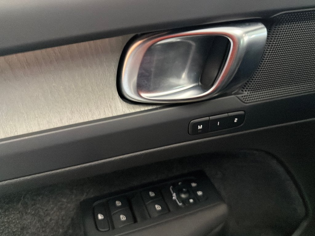 2024 Volvo XC40 Plus Bright Theme awd in Saint-Jean-Sur-Richelieu, Quebec - 14 - w1024h768px