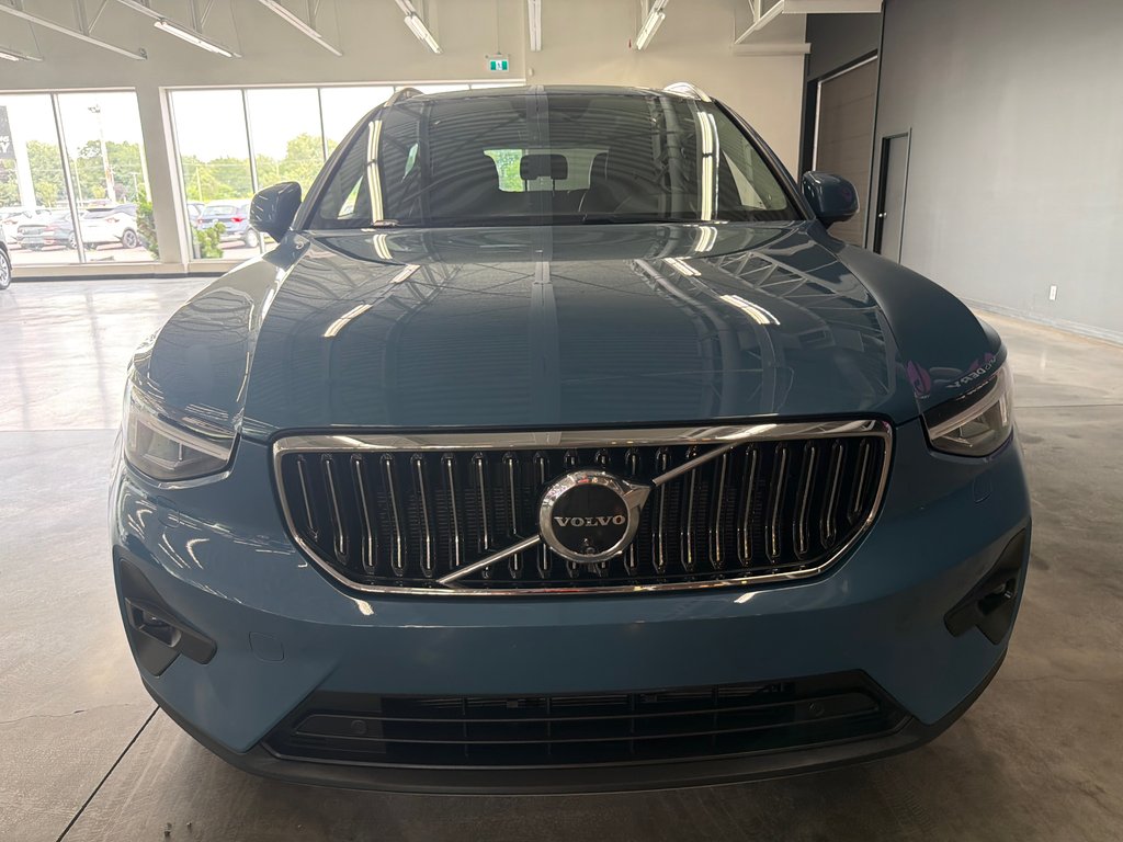 2024 Volvo XC40 Plus Bright Theme awd in Saint-Jean-Sur-Richelieu, Quebec - 3 - w1024h768px