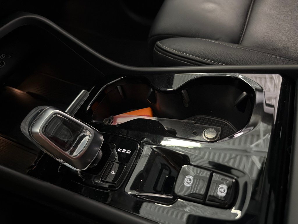 2024 Volvo XC40 Plus Bright Theme awd in Saint-Jean-Sur-Richelieu, Quebec - 20 - w1024h768px