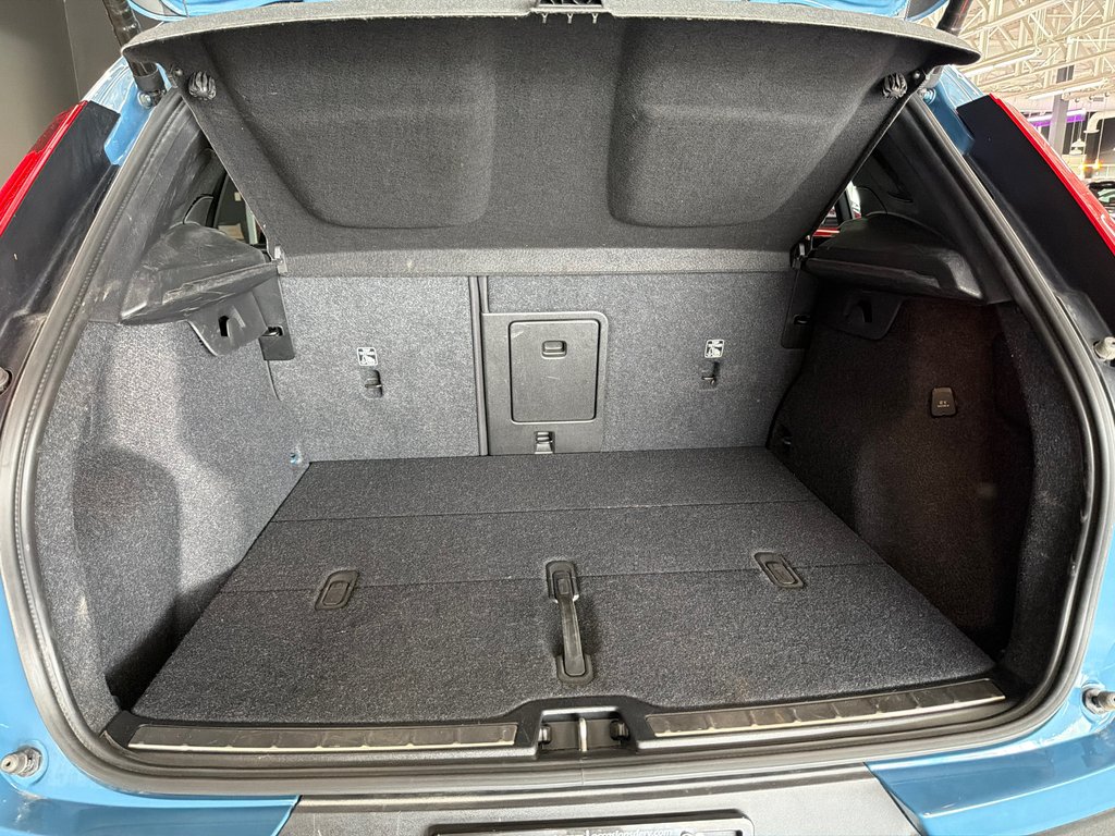 2024 Volvo XC40 Plus Bright Theme awd in Saint-Jean-Sur-Richelieu, Quebec - 9 - w1024h768px