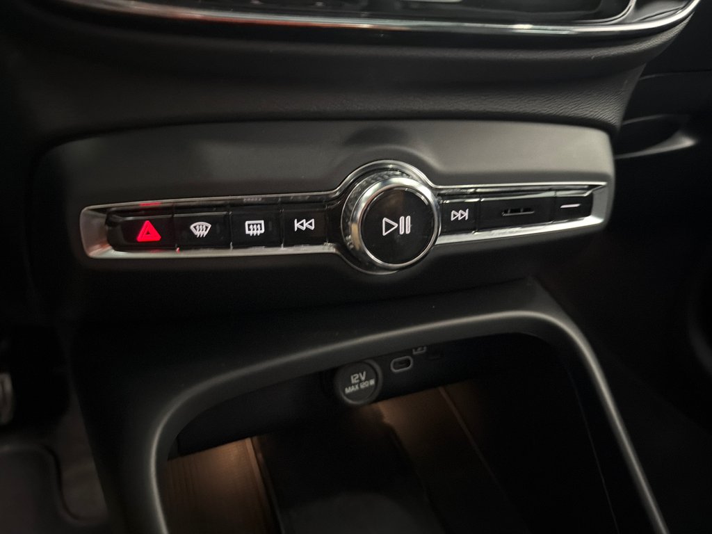 2024 Volvo XC40 Plus Bright Theme awd in Saint-Jean-Sur-Richelieu, Quebec - 19 - w1024h768px