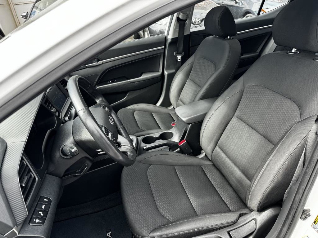 Elantra Preferred w/Sun & Safety Package 2020 à Longueuil, Québec - 11 - w1024h768px