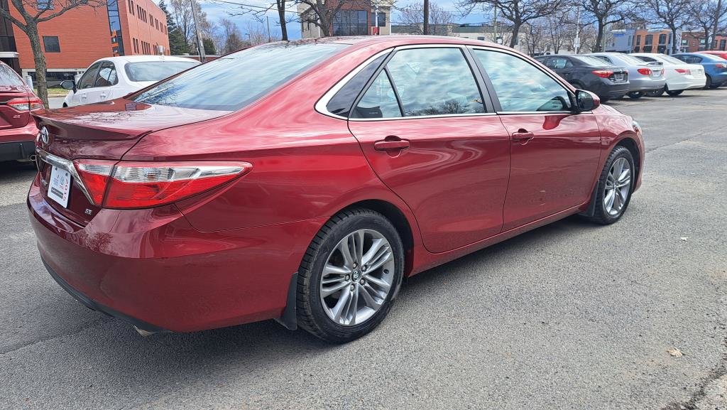 Toyota Camry SE 2015-3