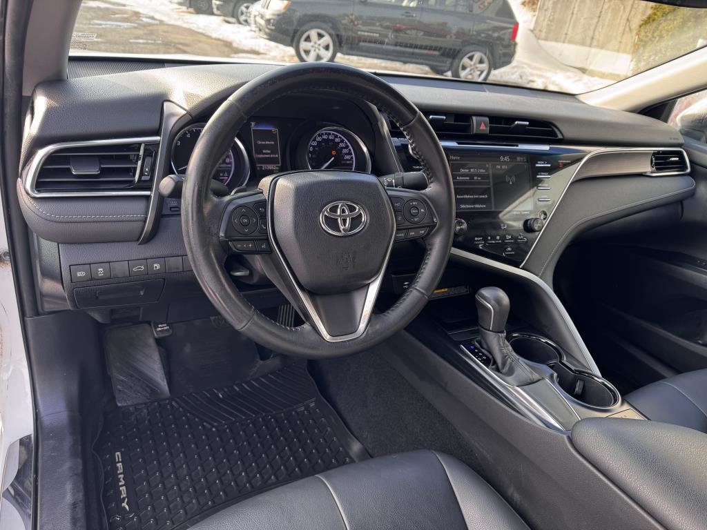 2018  Camry SE in Longueuil, Quebec - 5 - w1024h768px