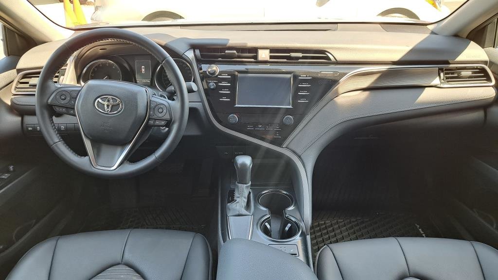 2020  Camry SE in Longueuil, Quebec - 27 - w1024h768px
