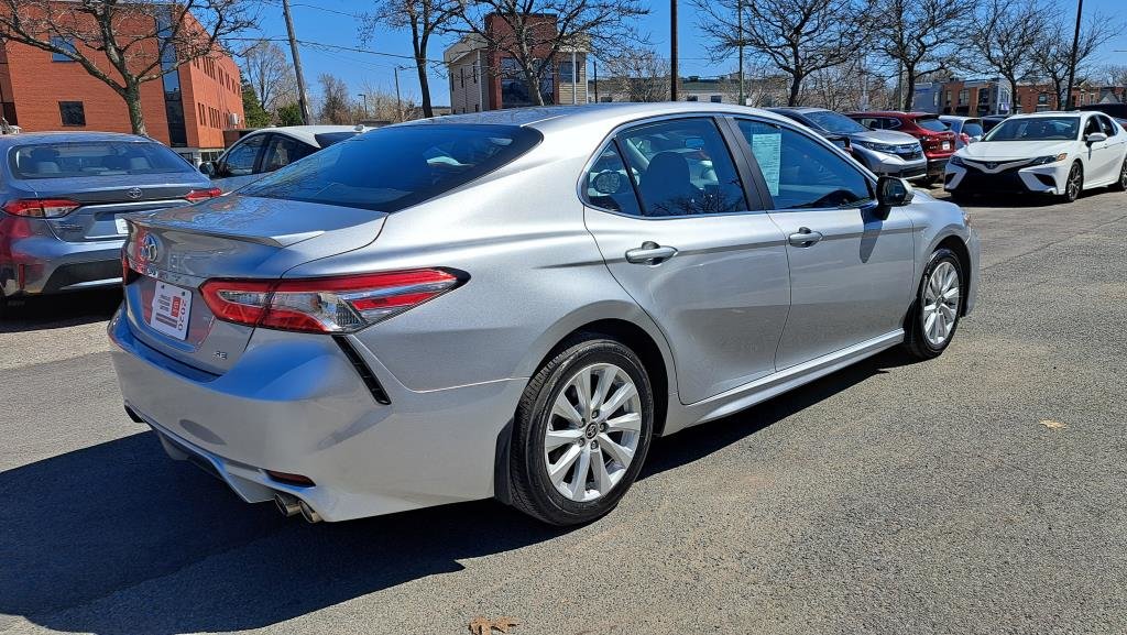 2020  Camry SE in Longueuil, Quebec - 3 - w1024h768px