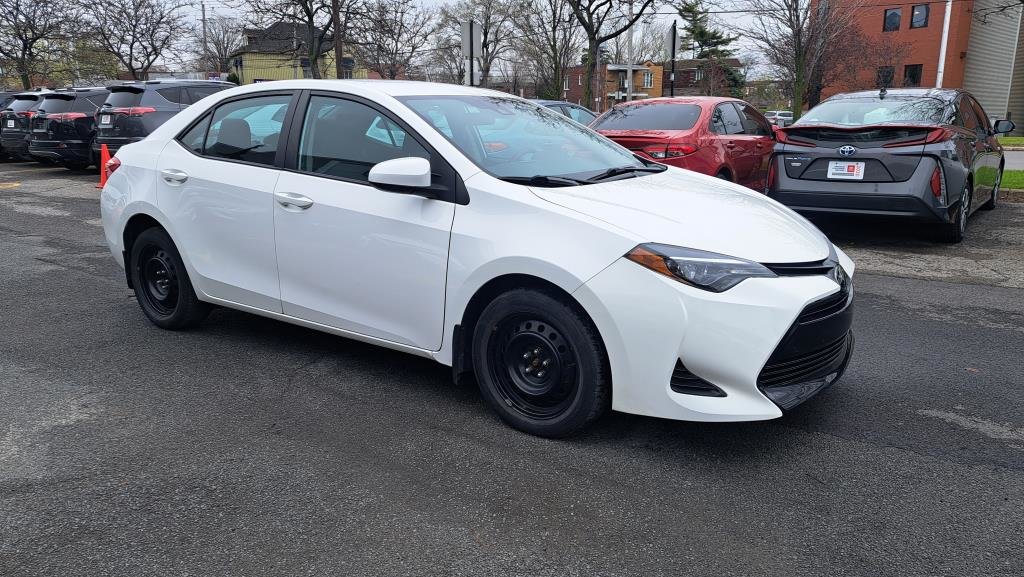 2019  Corolla LE in Longueuil, Quebec - 2 - w1024h768px