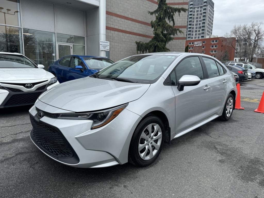 2022  Corolla LE in Longueuil, Quebec - 1 - w1024h768px