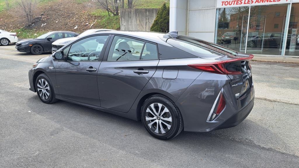 2022 Toyota PRIUS PRIME-4