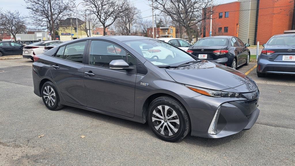 2022 Toyota PRIUS PRIME-1