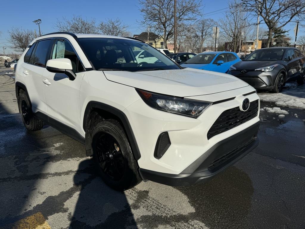 2019  RAV4 LE in Longueuil, Quebec - 6 - w1024h768px