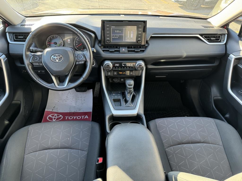 2019  RAV4 XLE in Longueuil, Quebec - 8 - w1024h768px