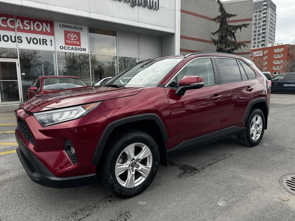 2019  RAV4 XLE in Longueuil, Quebec - 1 - w1024h768px