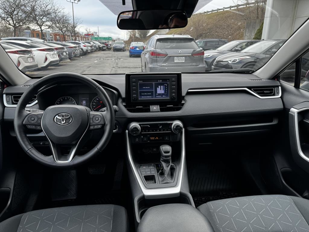 2019  RAV4 XLE in Longueuil, Quebec - 9 - w1024h768px
