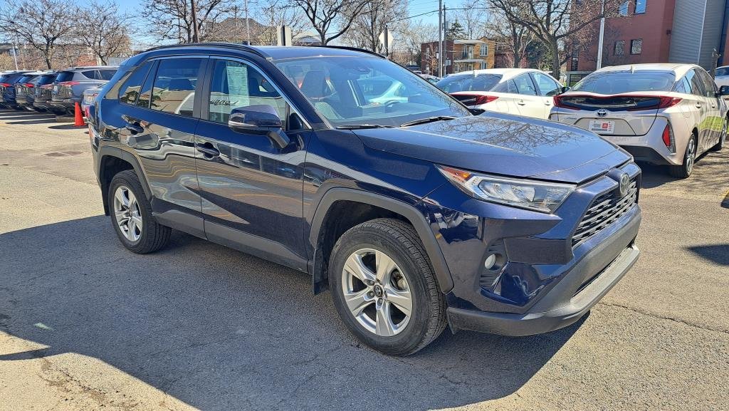 2020  RAV4 XLE in Longueuil, Quebec - 2 - w1024h768px