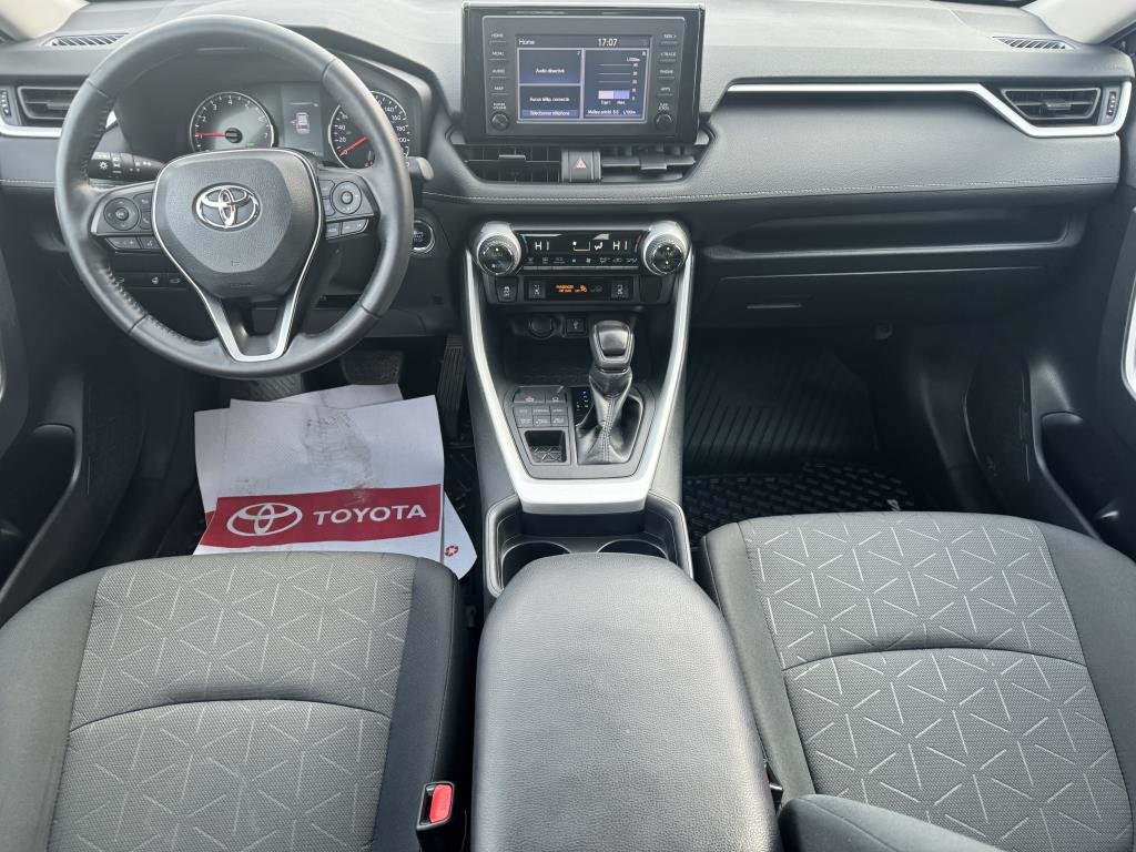 2020  RAV4 XLE in Longueuil, Quebec - 19 - w1024h768px