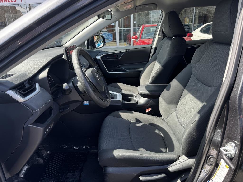 2021  RAV4 LE in Longueuil, Quebec - 10 - w1024h768px