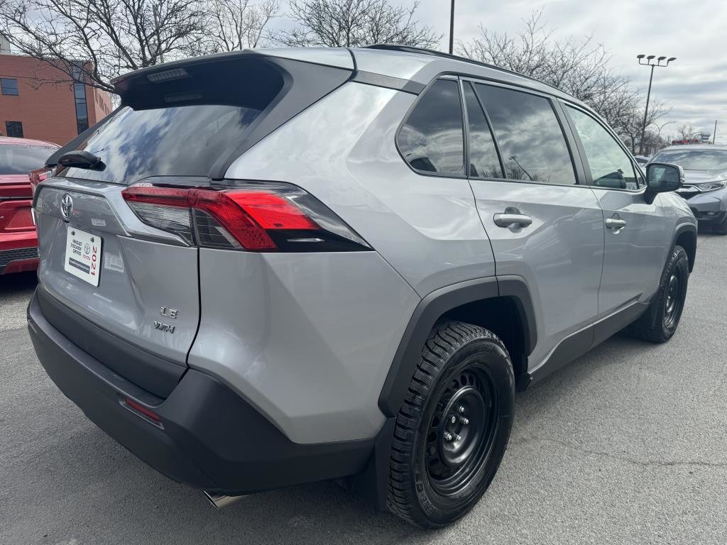 2021  RAV4 LE in Longueuil, Quebec - 4 - w1024h768px