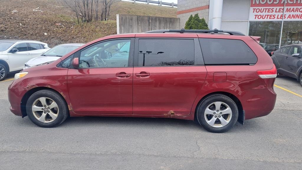 2011  Sienna in Longueuil, Quebec - 46 - w1024h768px
