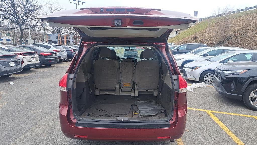 2011  Sienna in Longueuil, Quebec - 40 - w1024h768px