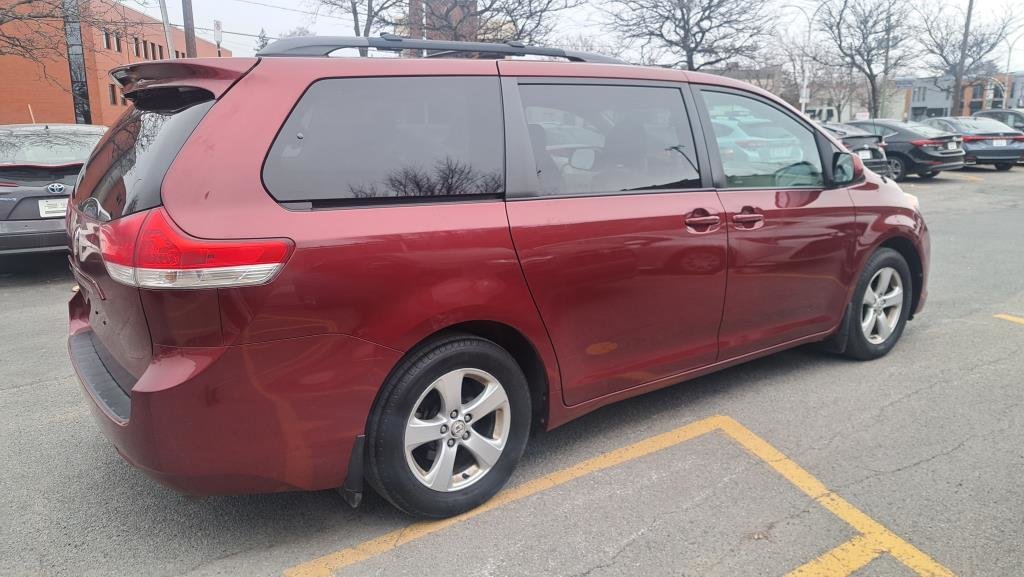 2011  Sienna in Longueuil, Quebec - 3 - w1024h768px