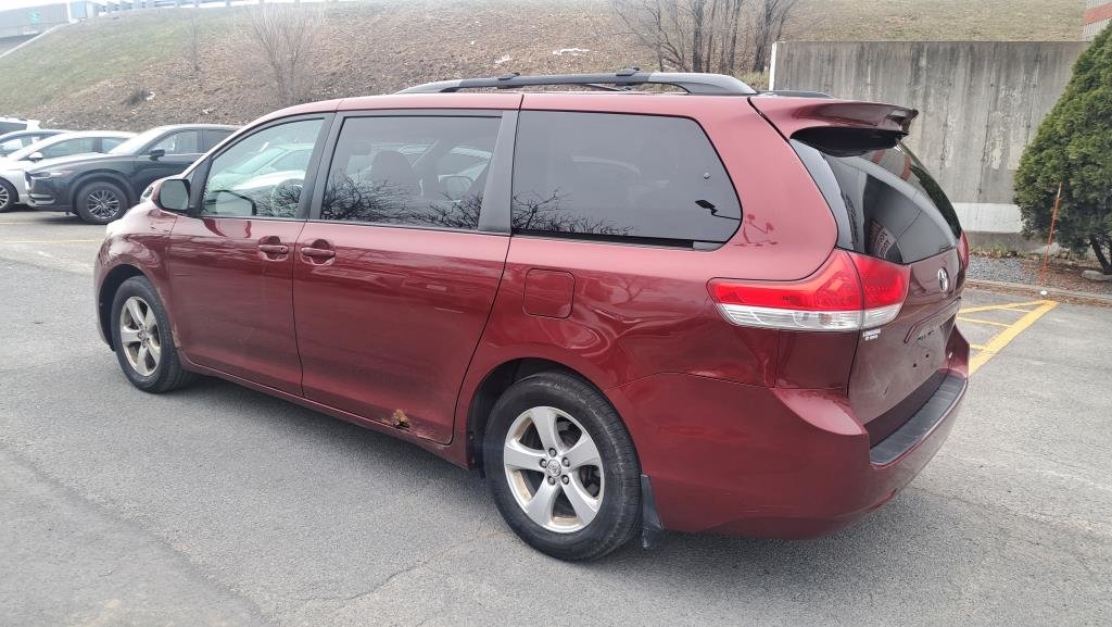 2011  Sienna in Longueuil, Quebec - 4 - w1024h768px