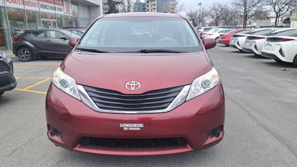 2011  Sienna in Longueuil, Quebec - 5 - w1024h768px