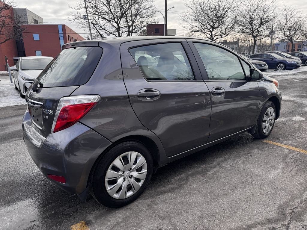 2012  Yaris LE in Longueuil, Quebec - 3 - w1024h768px