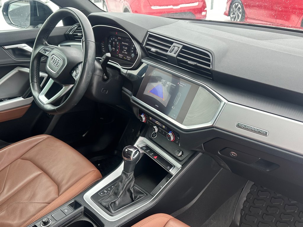 Audi Q3 Komfort QUATTRO CUIR TOIT PANORAMIQUE 2022 à St-Jean-Sur-Richelieu, Québec - 3 - w1024h768px