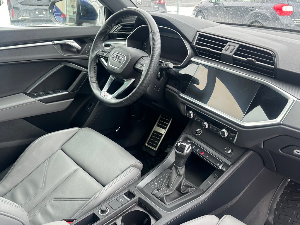 2023 Audi Q3 Progressiv SLINE QUATTRO CUIR TOIT PANORAMIQUE in St-Jean-Sur-Richelieu, Quebec - 3 - w1024h768px