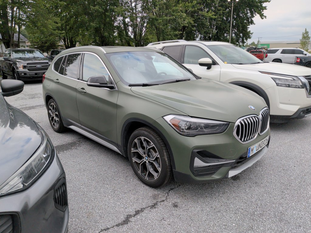 2022 BMW X1 xDrive28i AWD CUIR TOIT PANORAMIQUE in St-Jean-Sur-Richelieu, Quebec - 1 - w1024h768px