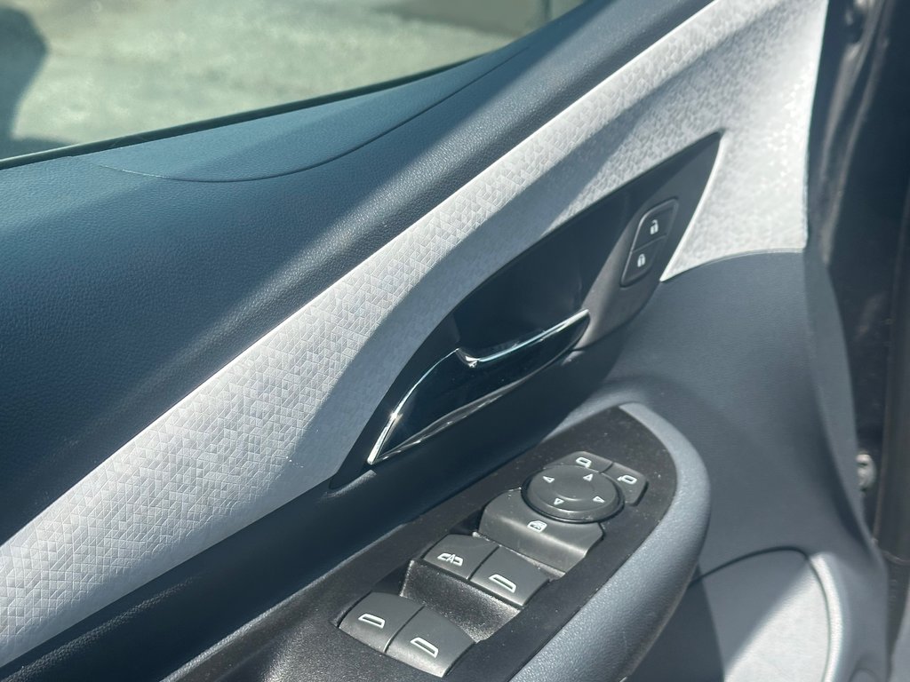 Chevrolet Bolt EV LT SEULEMENT 056423 KM 2019 à St-Jean-Sur-Richelieu, Québec - 9 - w1024h768px