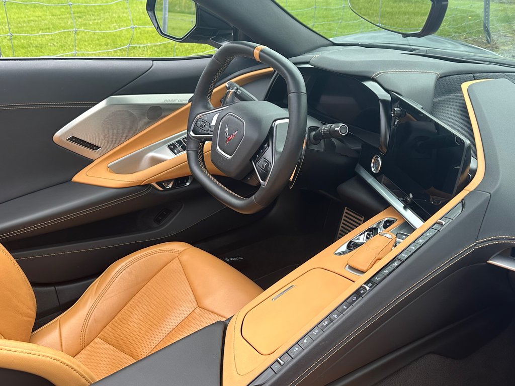 2024 Chevrolet Corvette 2LT STINGRAY PERFORMANCE Z51 DÉCAPOTABLE in St-Jean-Sur-Richelieu, Quebec - 9 - w1024h768px