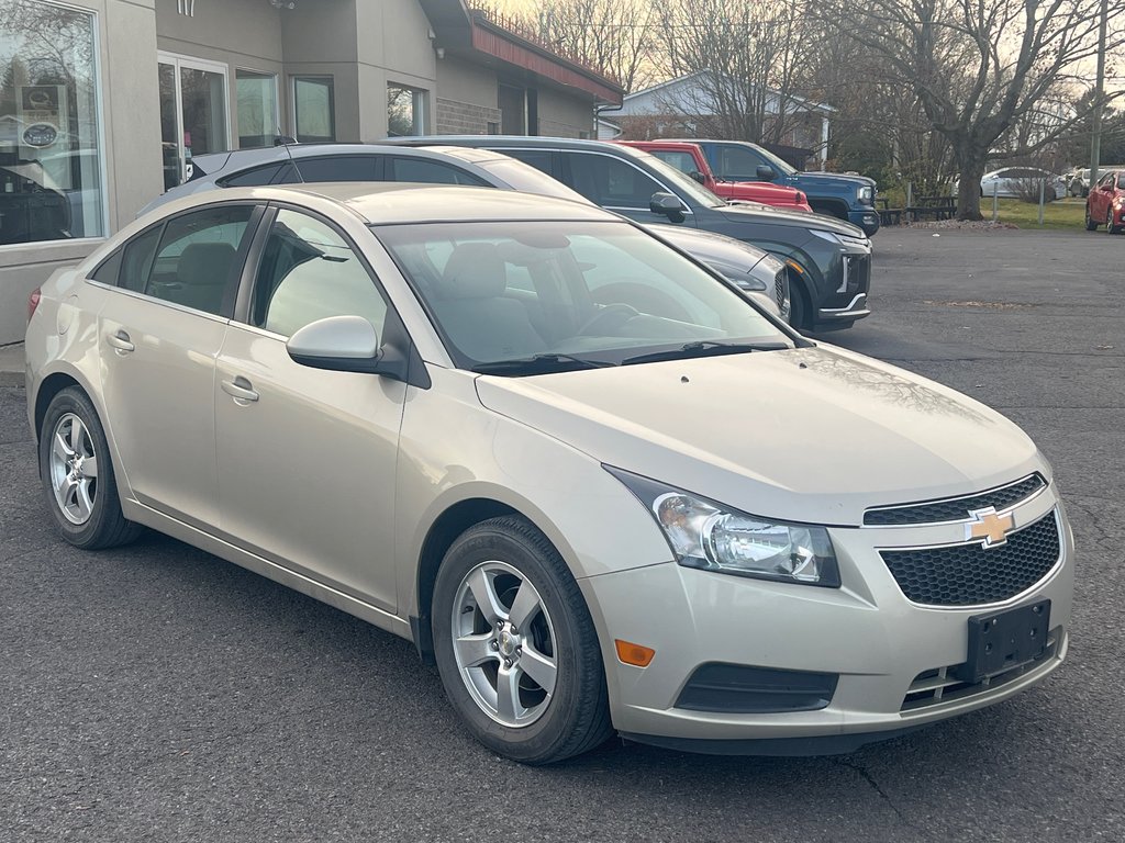 2014  Cruze 1LT DEMARREUR A/C CRUISE in St-Jean-Sur-Richelieu, Quebec - 1 - w1024h768px