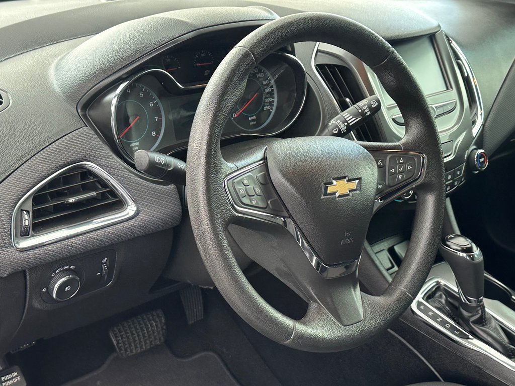 2018 Chevrolet Cruze LT RS MAGS SIEGES CHAUFFANTS in St-Jean-Sur-Richelieu, Quebec - 15 - w1024h768px