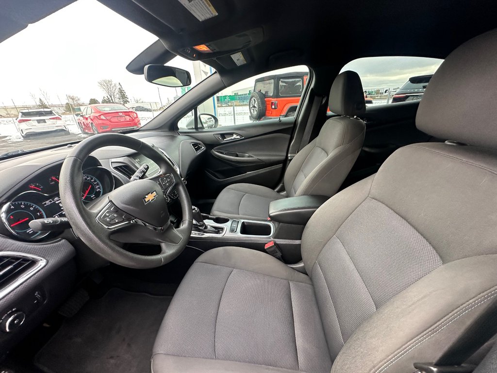 2018 Chevrolet Cruze LT RS MAGS SIEGES CHAUFFANTS in St-Jean-Sur-Richelieu, Quebec - 18 - w1024h768px