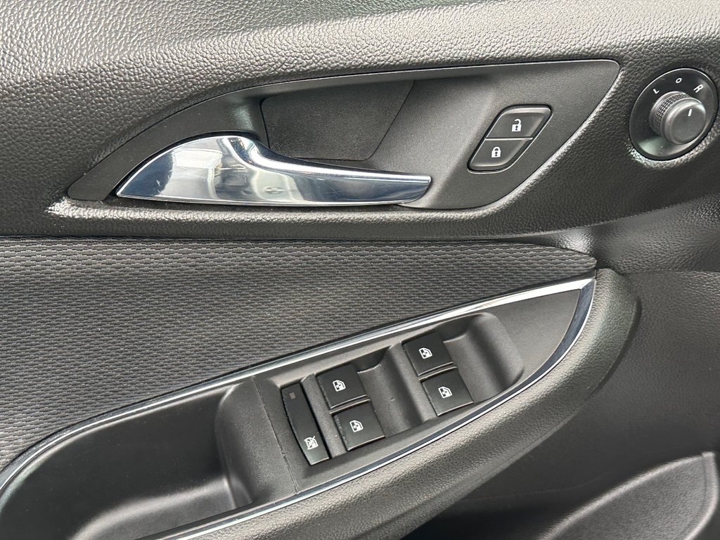 2018 Chevrolet Cruze LT RS MAGS SIEGES CHAUFFANTS in St-Jean-Sur-Richelieu, Quebec - 18 - w1024h768px
