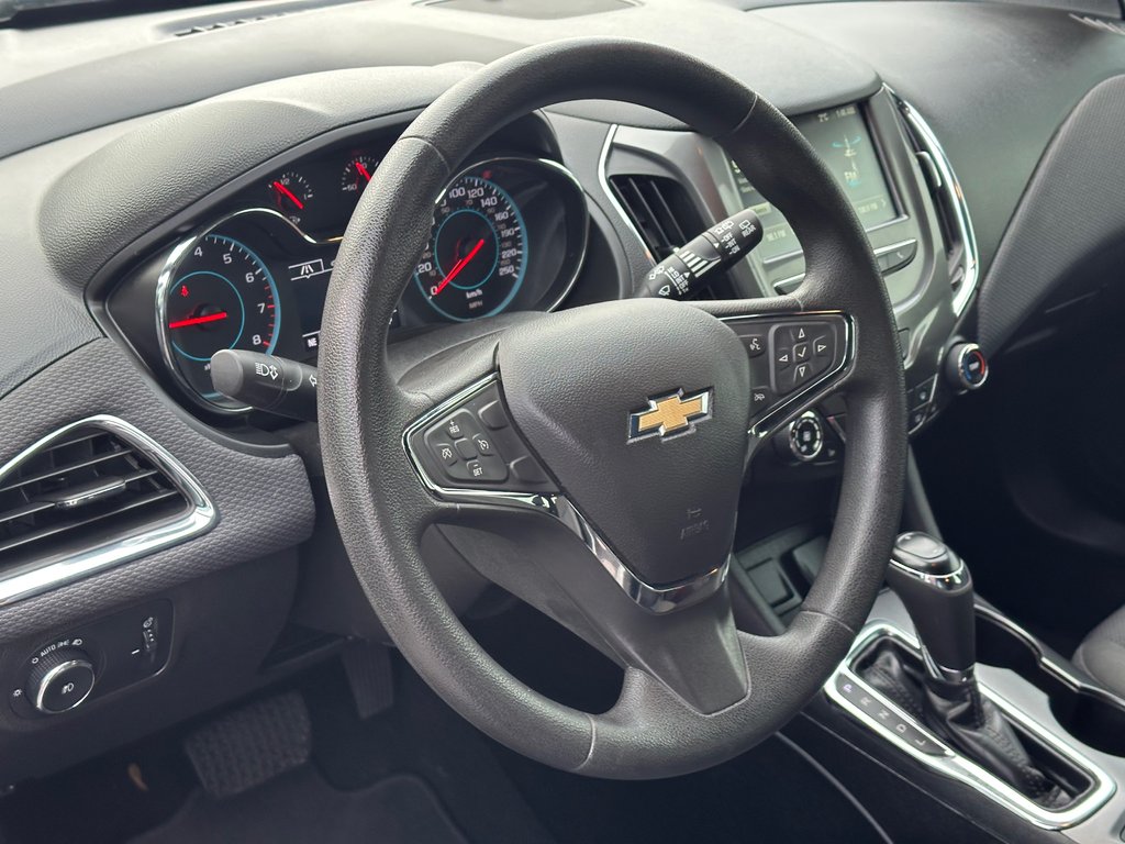 2018 Chevrolet Cruze LT RS MAGS SIEGES CHAUFFANTS in St-Jean-Sur-Richelieu, Quebec - 17 - w1024h768px