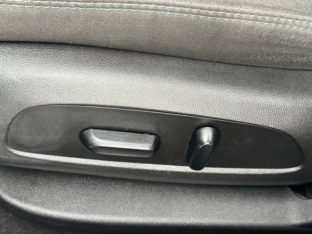 2018 Chevrolet Cruze LT RS MAGS SIEGES CHAUFFANTS in St-Jean-Sur-Richelieu, Quebec - 19 - w1024h768px