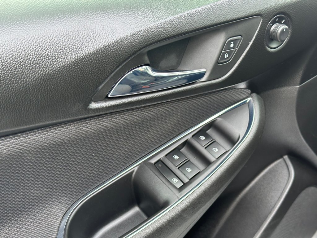2018 Chevrolet Cruze LT RS MAGS SIEGES CHAUFFANTS in St-Jean-Sur-Richelieu, Quebec - 19 - w1024h768px