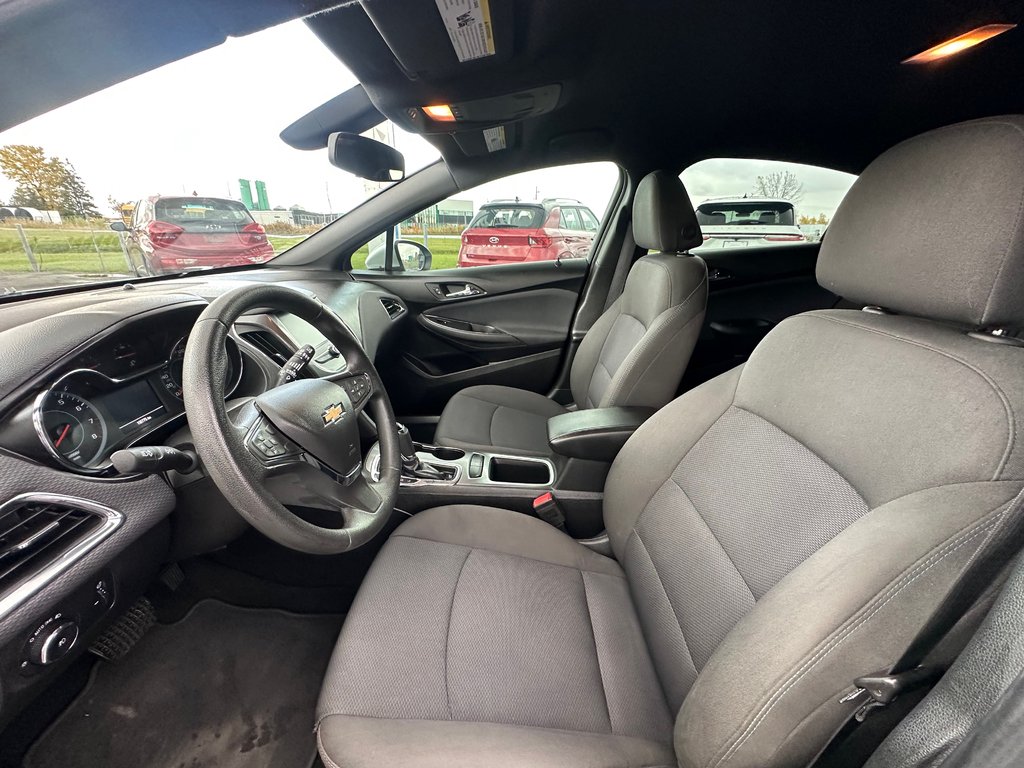 2018 Chevrolet Cruze LT RS MAGS SIEGES CHAUFFANTS in St-Jean-Sur-Richelieu, Quebec - 14 - w1024h768px