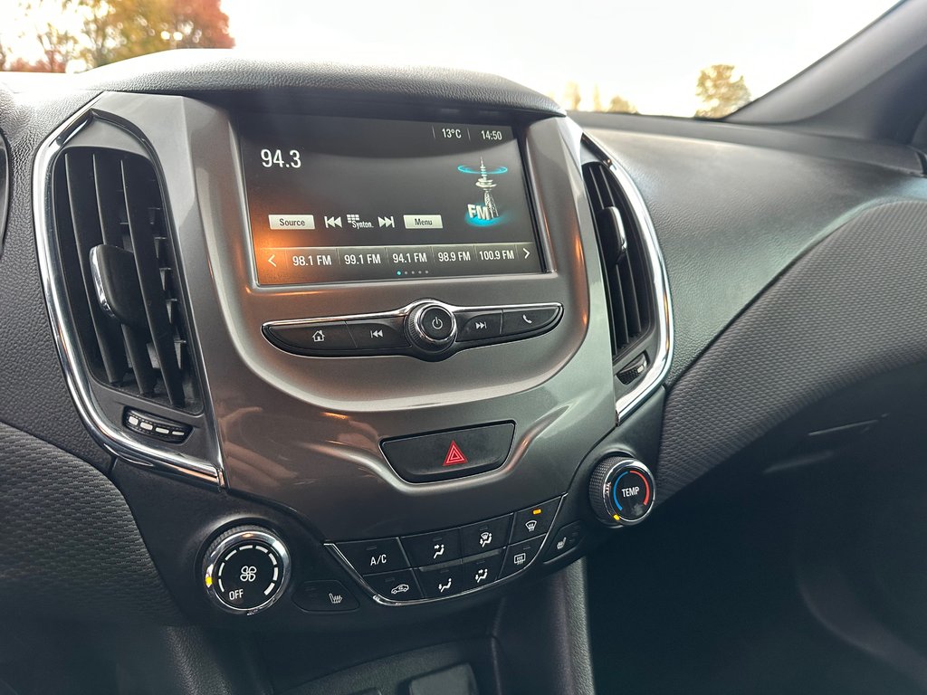 2018 Chevrolet Cruze LT RS MAGS SIEGES CHAUFFANTS in St-Jean-Sur-Richelieu, Quebec - 22 - w1024h768px