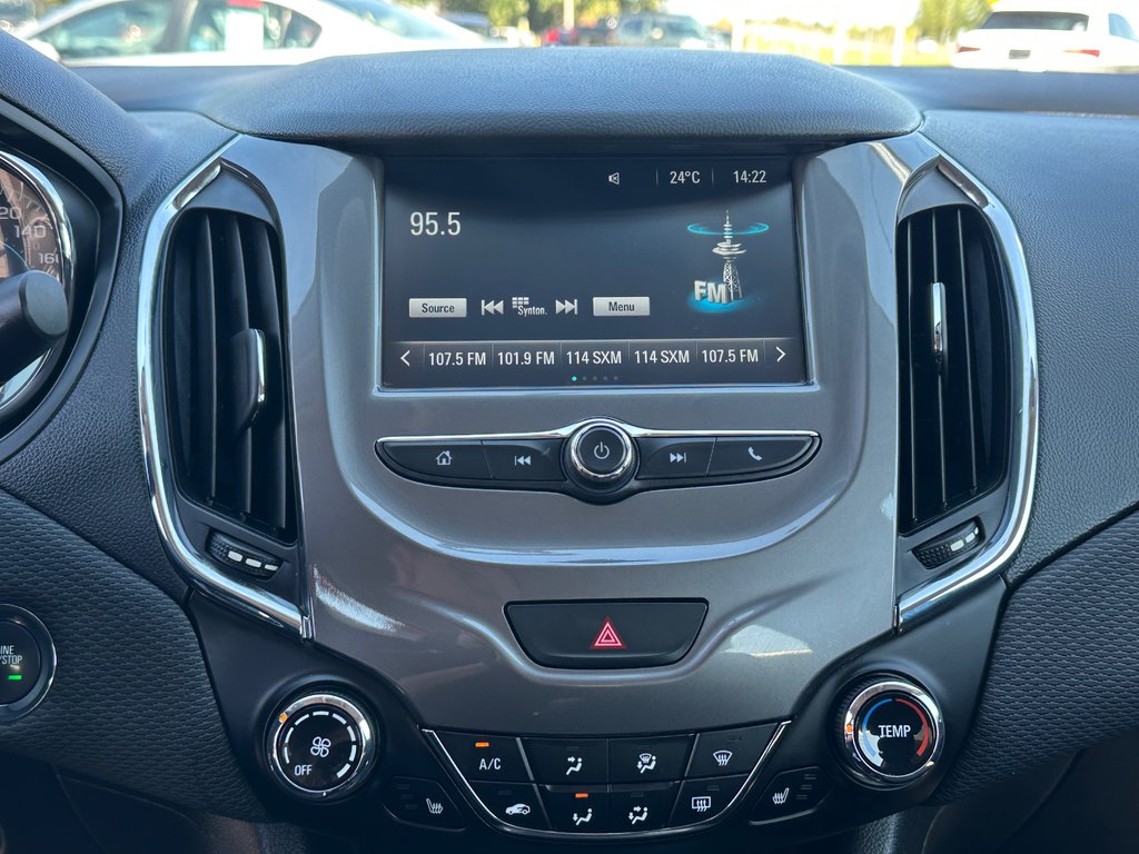 2018 Chevrolet Cruze LT SEULEMENT 028910 KM in St-Jean-Sur-Richelieu, Quebec - 20 - w1024h768px