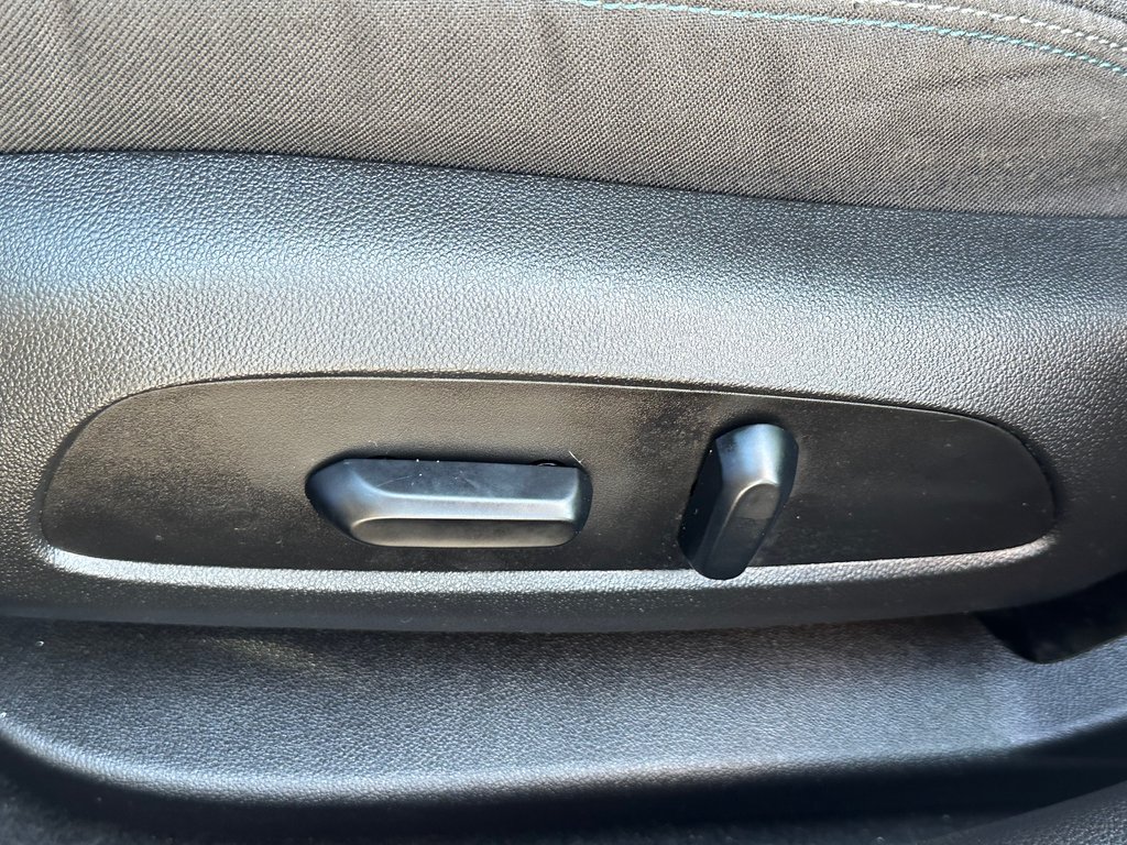 2018 Chevrolet Cruze LT SEULEMENT 028910 KM in St-Jean-Sur-Richelieu, Quebec - 21 - w1024h768px