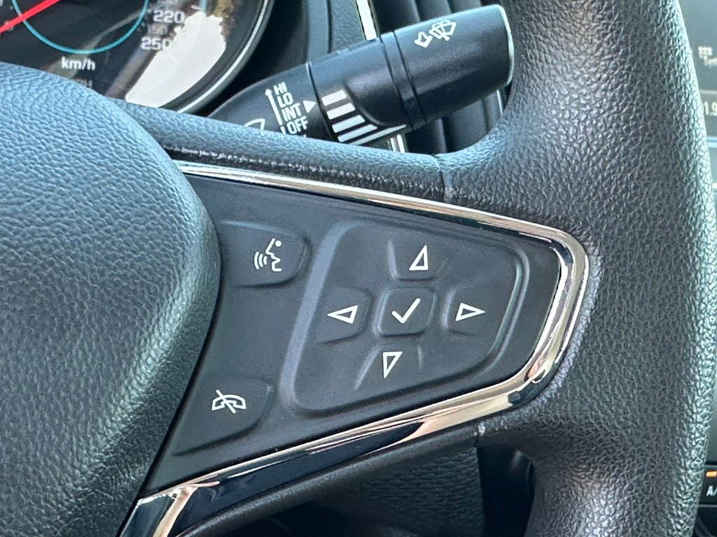 2018 Chevrolet Cruze LT SEULEMENT 028910 KM in St-Jean-Sur-Richelieu, Quebec - 24 - w1024h768px