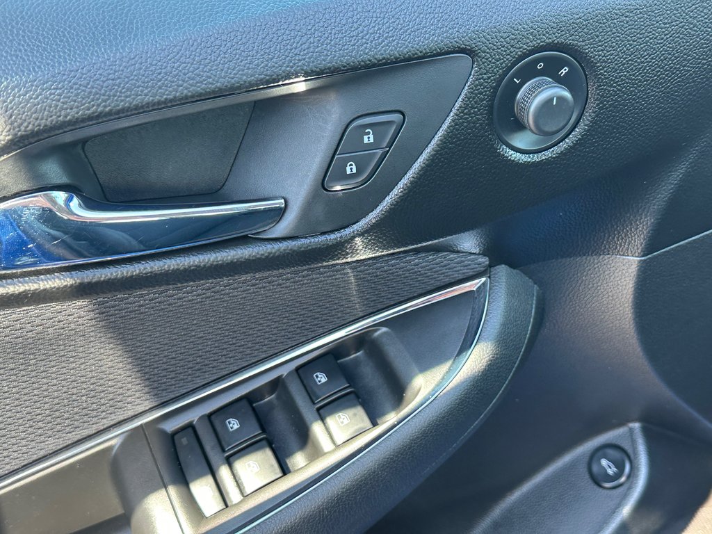 2018 Chevrolet Cruze LT SEULEMENT 028910 KM in St-Jean-Sur-Richelieu, Quebec - 19 - w1024h768px