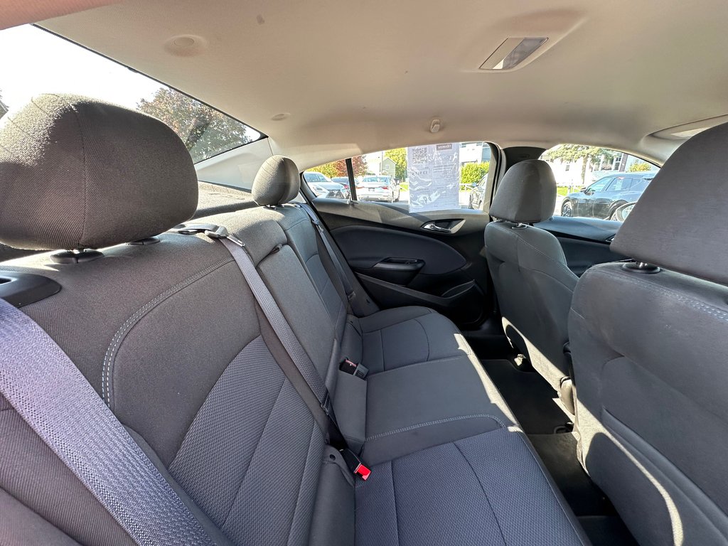 2018 Chevrolet Cruze LT SEULEMENT 028910 KM in St-Jean-Sur-Richelieu, Quebec - 13 - w1024h768px
